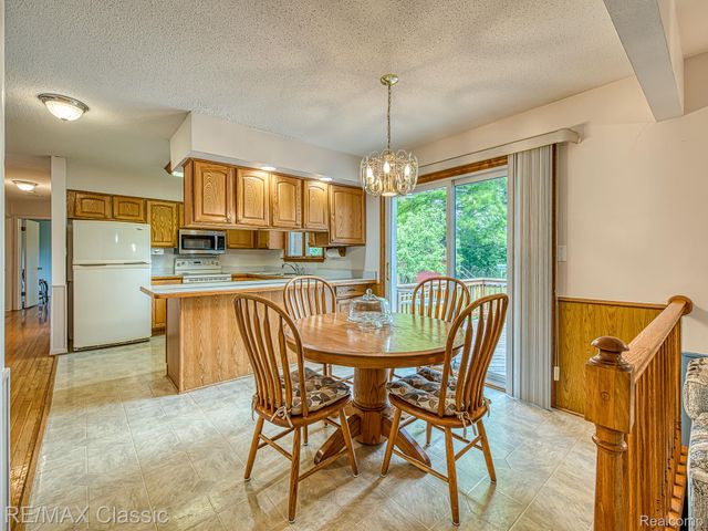 11789 Julia Drive, Green Oak Township, MI 48189