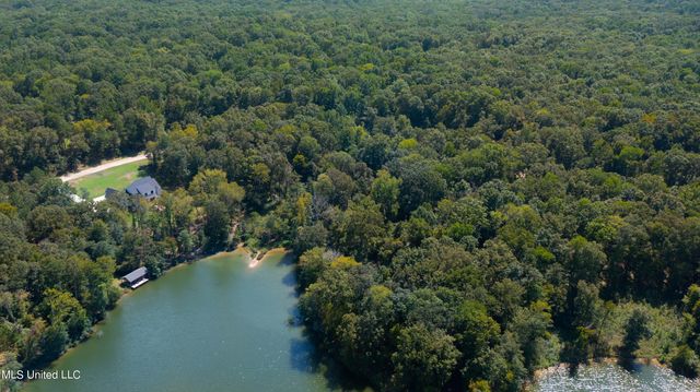 138 Chestnut Hill Rd, Flora, MS 39071