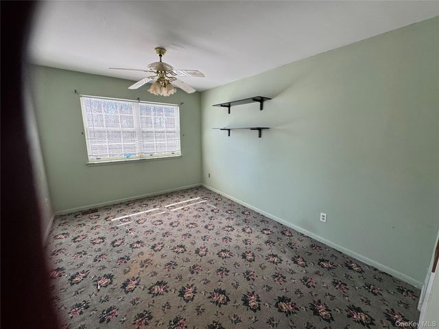 511 Race Place, Oakdale, NY 11769