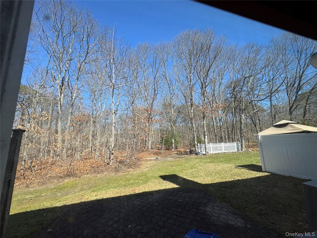 511 Race Place, Oakdale, NY 11769