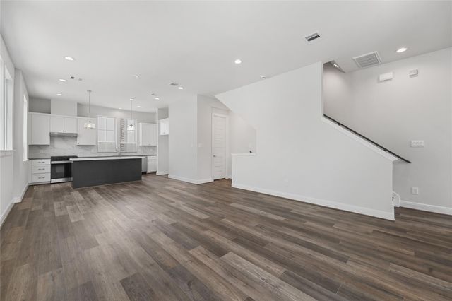 2708 Grand Fountains Drive E, Houston, TX 77054