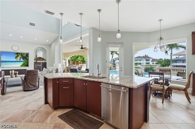 1506 Hermitage LN, Cape Coral, FL 33914