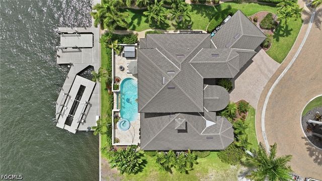 1506 Hermitage LN, Cape Coral, FL 33914