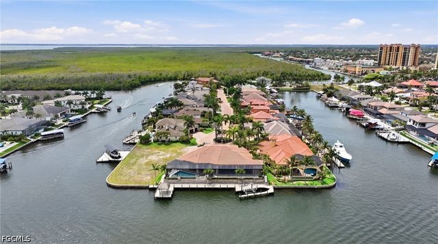 1506 Hermitage LN, Cape Coral, FL 33914