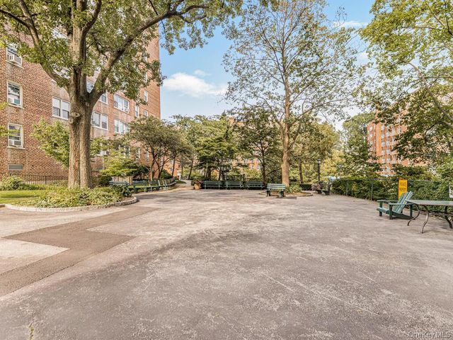 80 Knolls Crescent 6B, Bronx, NY 10463