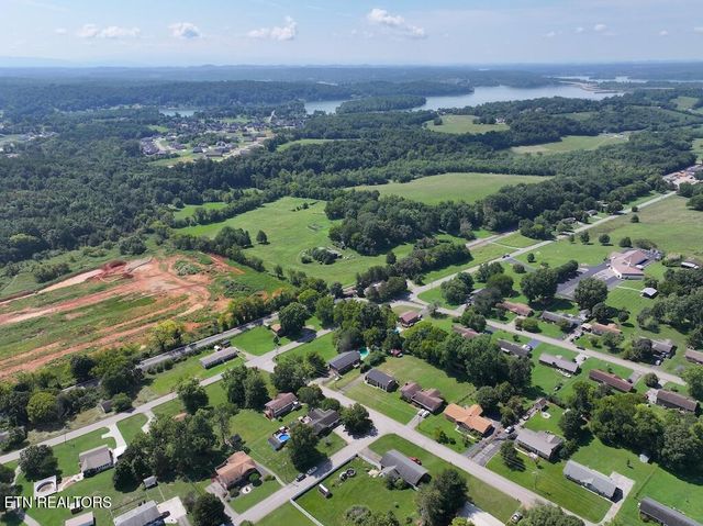 2903 Cedar Circle, Lenoir City, TN 37772