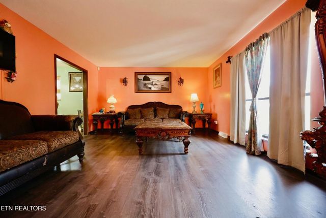 2903 Cedar Circle, Lenoir City, TN 37772