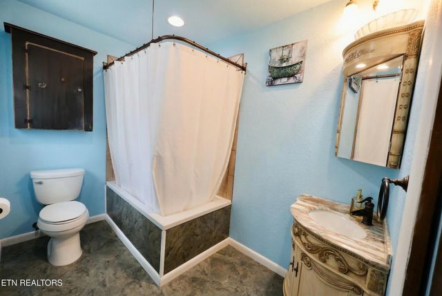 2903 Cedar Circle, Lenoir City, TN 37772