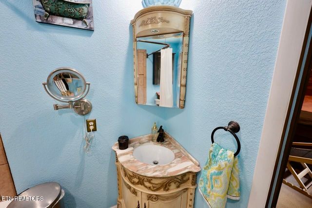 2903 Cedar Circle, Lenoir City, TN 37772