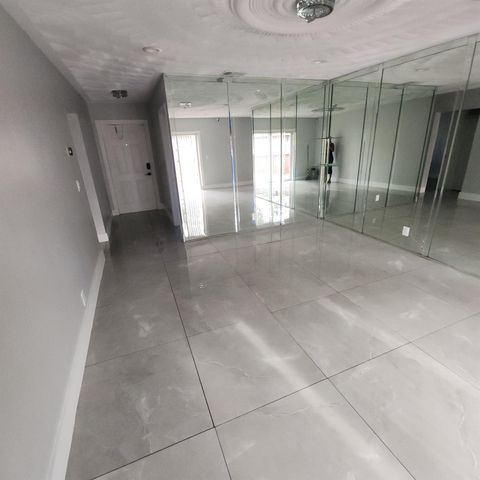 308 SW 76th Ter, North Lauderdale, FL 33068