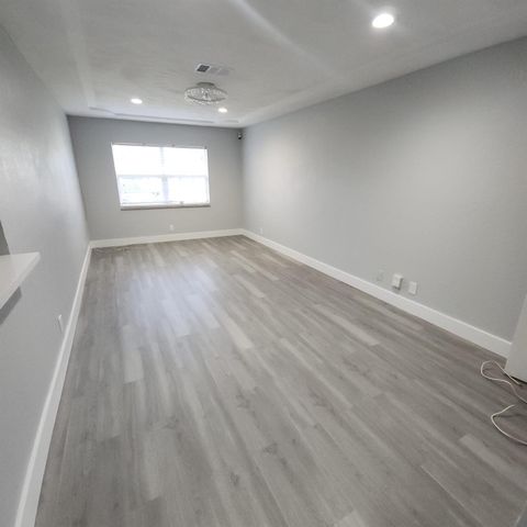 308 SW 76th Ter, North Lauderdale, FL 33068