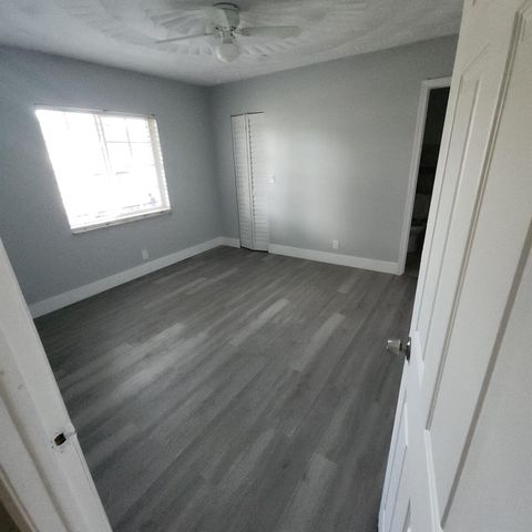 308 SW 76th Ter, North Lauderdale, FL 33068