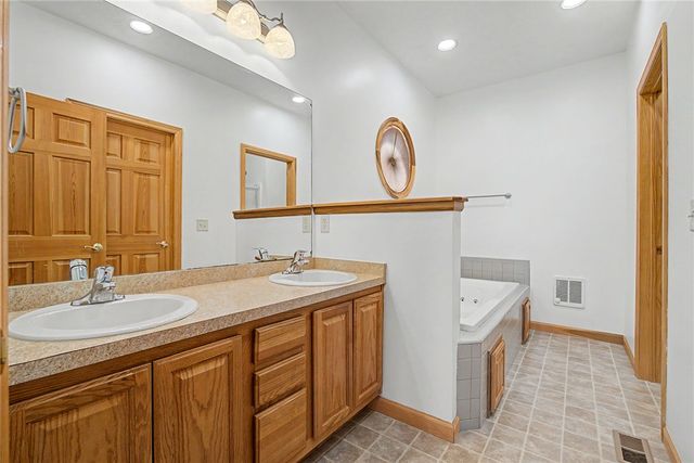 350 Saint Andrews Trail, Miamisburg, OH 45342