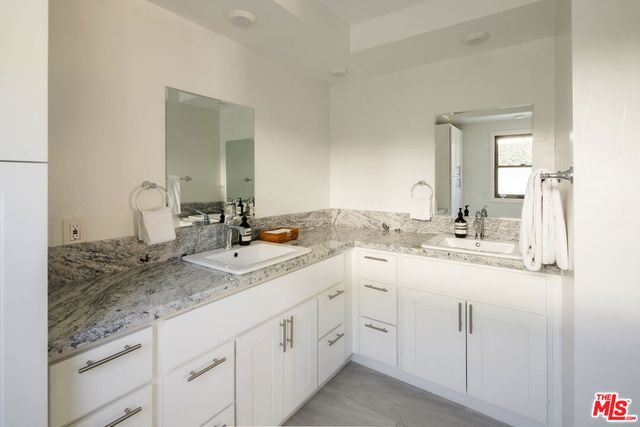 543 Westmount Drive, West Hollywood, CA 90048