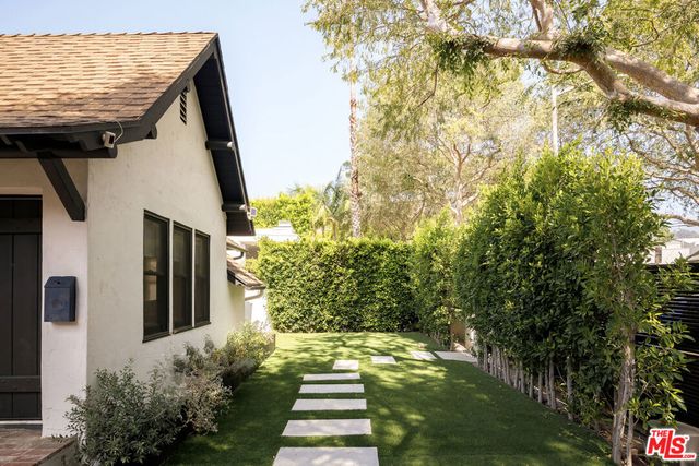 543 Westmount Drive, West Hollywood, CA 90048