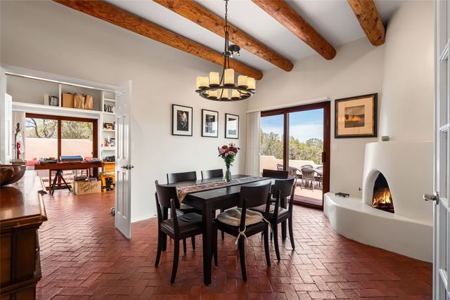 313 Loma Arisco, Santa Fe, NM 87501