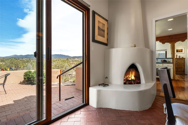 313 Loma Arisco, Santa Fe, NM 87501