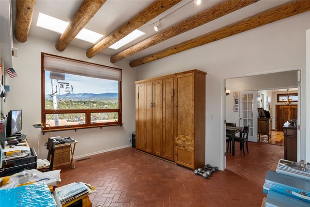 313 Loma Arisco, Santa Fe, NM 87501