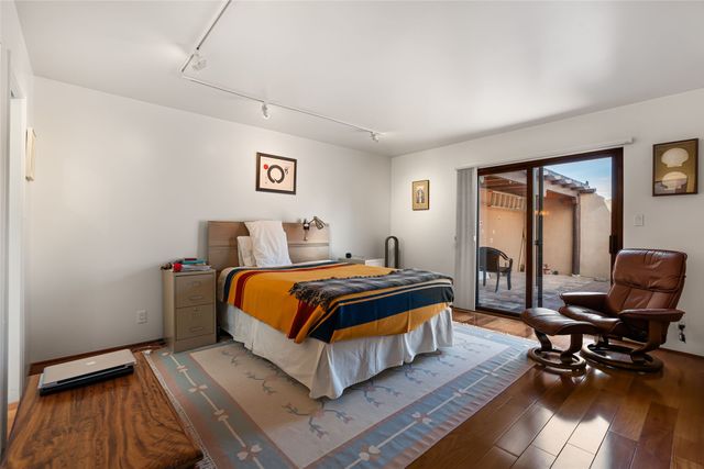 313 Loma Arisco, Santa Fe, NM 87501