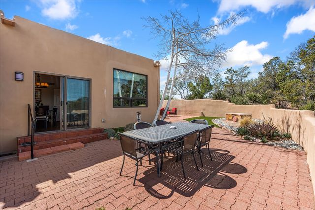 313 Loma Arisco, Santa Fe, NM 87501