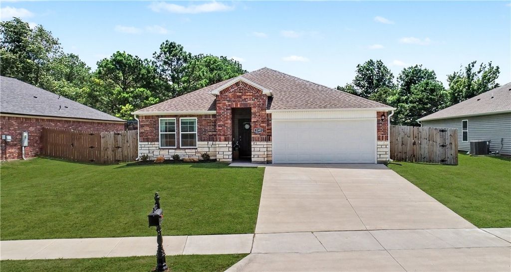 2309 N Heritage Ranch Drive, Siloam Springs, AR 72761