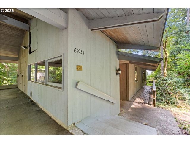6831 Se BROWNLEE Rd, Milwaukie, OR 97267