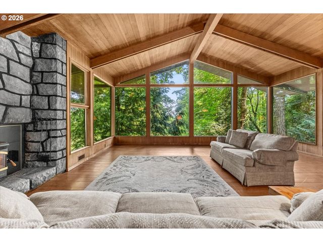 6831 Se BROWNLEE Rd, Milwaukie, OR 97267