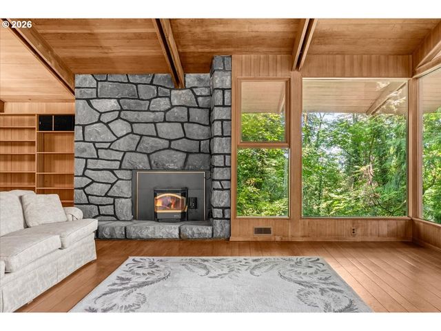 6831 Se BROWNLEE Rd, Milwaukie, OR 97267