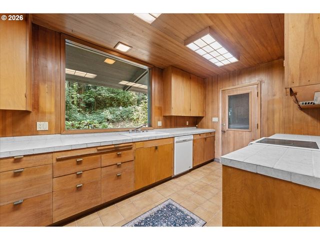 6831 Se BROWNLEE Rd, Milwaukie, OR 97267