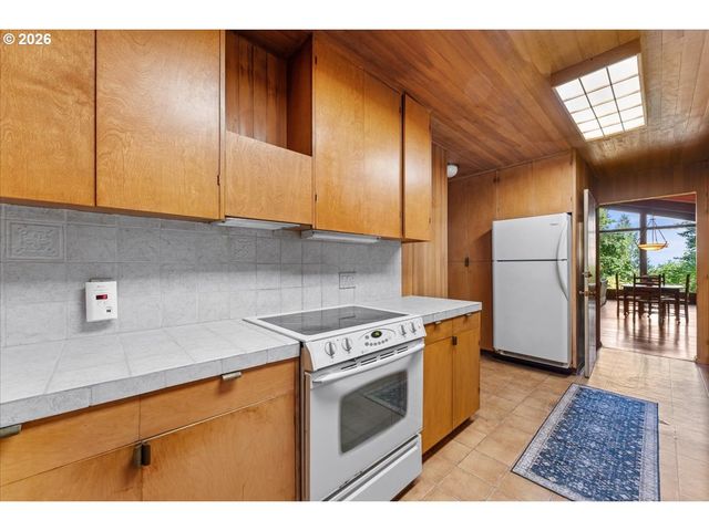 6831 Se BROWNLEE Rd, Milwaukie, OR 97267