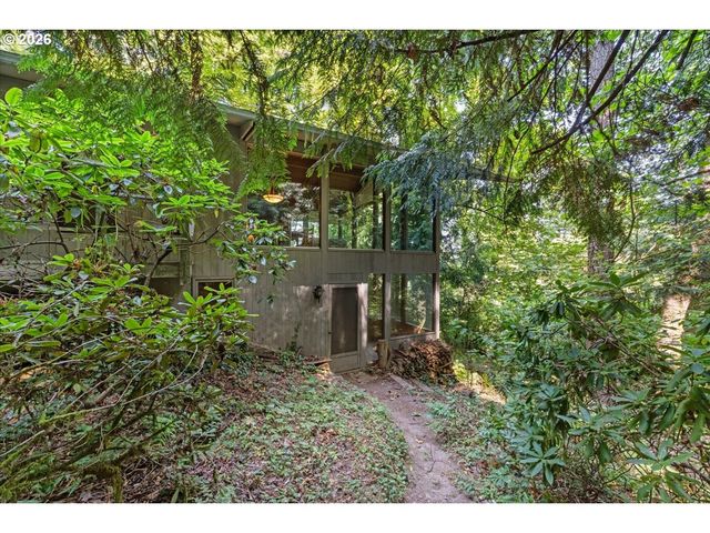 6831 Se BROWNLEE Rd, Milwaukie, OR 97267