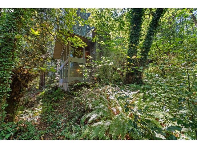 6831 Se BROWNLEE Rd, Milwaukie, OR 97267