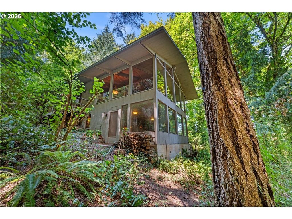 6831 Se BROWNLEE Rd, Milwaukie, OR 97267