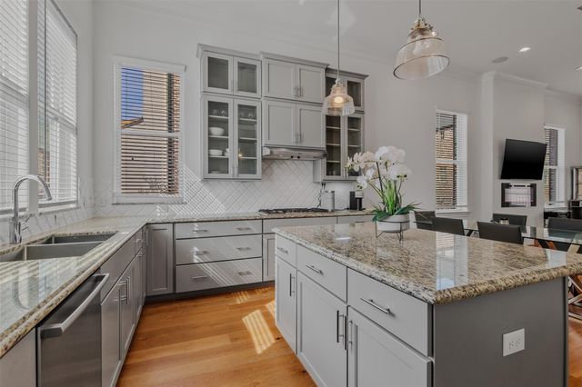 10943 Grove Tree Lane, Houston, TX 77043