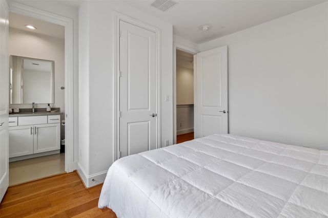 10943 Grove Tree Lane, Houston, TX 77043