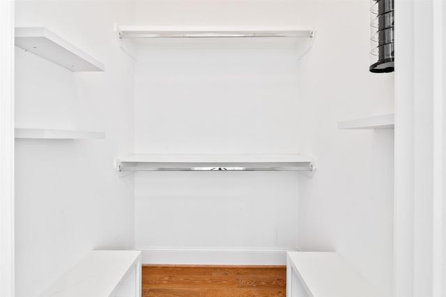 10943 Grove Tree Lane, Houston, TX 77043