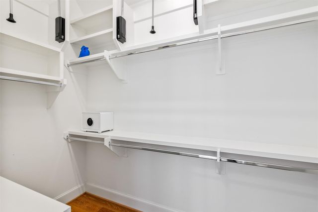 10943 Grove Tree Lane, Houston, TX 77043