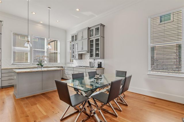 10943 Grove Tree Lane, Houston, TX 77043