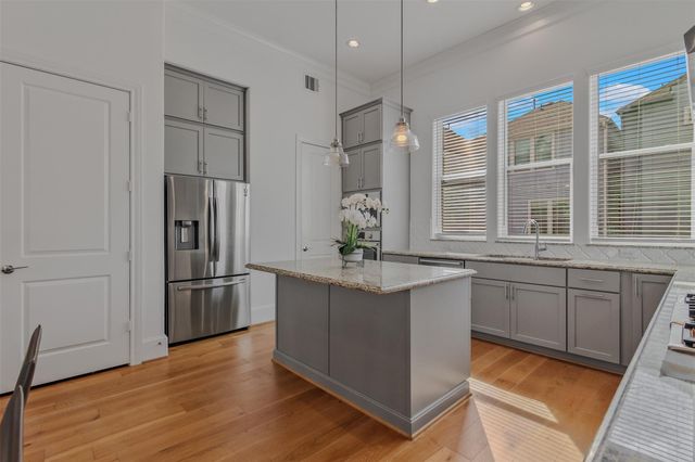 10943 Grove Tree Lane, Houston, TX 77043