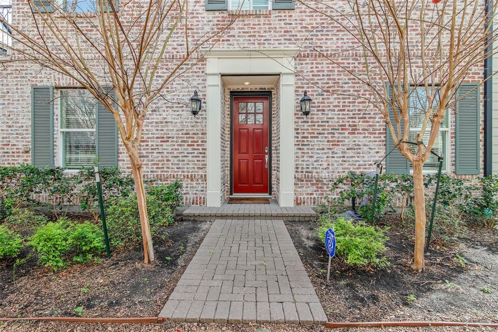 10943 Grove Tree Lane, Houston, TX 77043