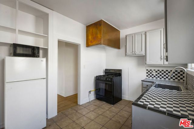 1143 N Commonwealth Avenue, Los Angeles, CA 90029