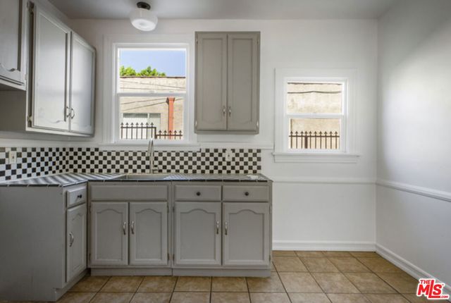 1143 N Commonwealth Avenue, Los Angeles, CA 90029