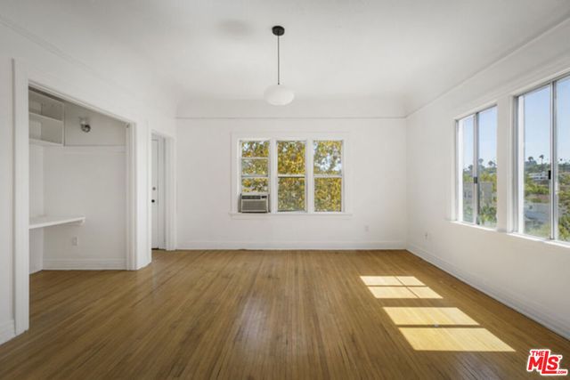 1143 N Commonwealth Avenue, Los Angeles, CA 90029
