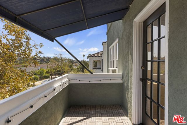 1143 N Commonwealth Avenue, Los Angeles, CA 90029