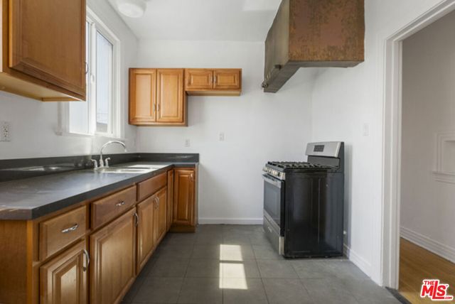 1143 N Commonwealth Avenue, Los Angeles, CA 90029