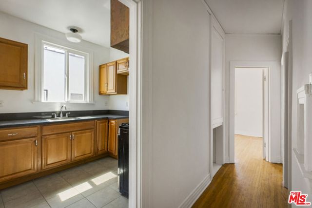 1143 N Commonwealth Avenue, Los Angeles, CA 90029
