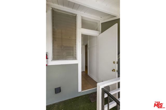 1143 N Commonwealth Avenue, Los Angeles, CA 90029
