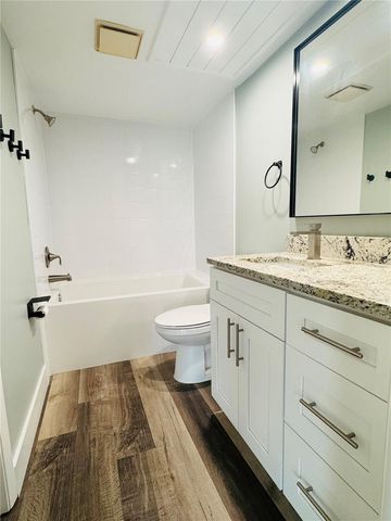 20 LAKE COURT, Oldsmar, FL 34677