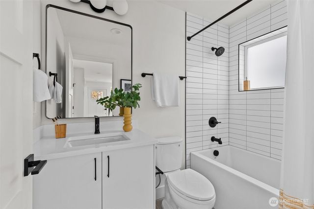 8407 42nd Avenue SW, Seattle, WA 98136