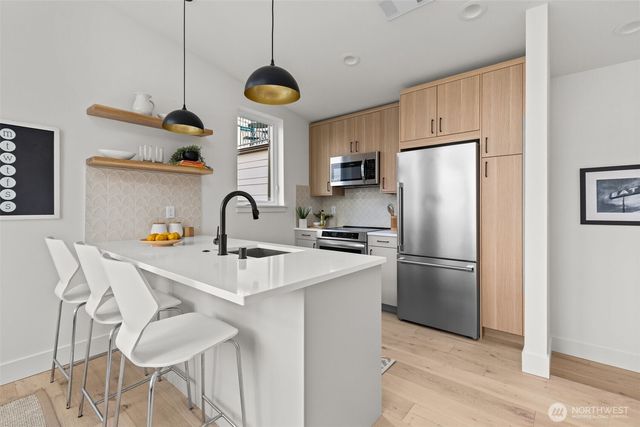 8407 42nd Avenue SW, Seattle, WA 98136